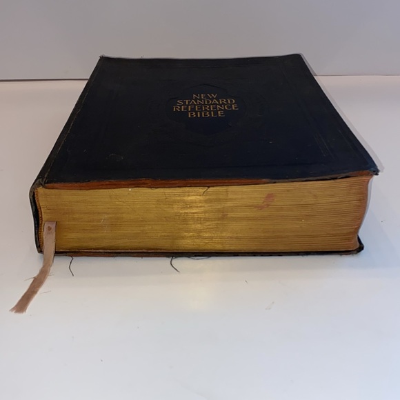 Vintage 1936 New Standard Reference Bible, Cyclopedic Indexed - Picture 2 of 16